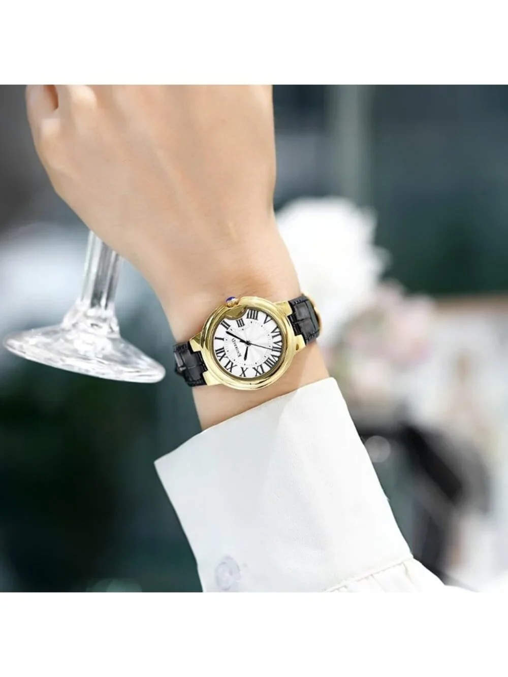 Women's Black Gold Roman Numerals Solid Vintage Leather Strap Wrist Watches